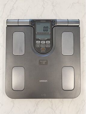 OMRON Body Composition Monitor & Scale (up to 330 lbs) WORKING